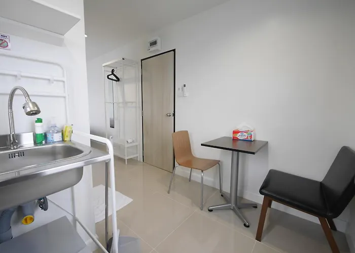 Lee Aparthotel