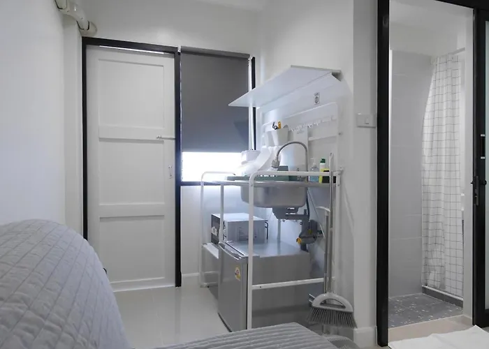 Aparthotel Lee 3*