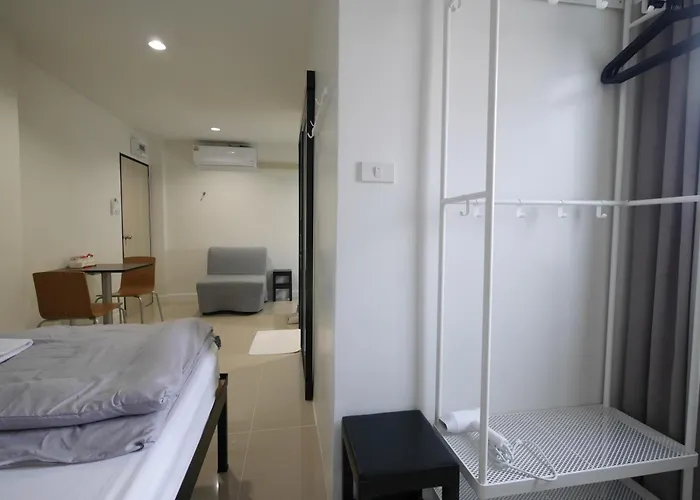Lee Aparthotel 3*