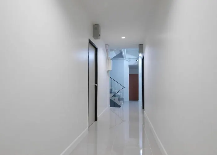 Lee Aparthotel 3*