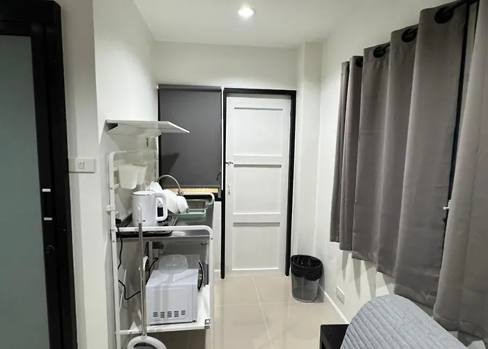Aparthotel Lee 3*