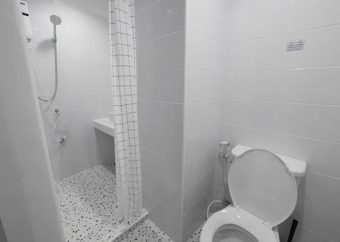 Lee Aparthotel 3*